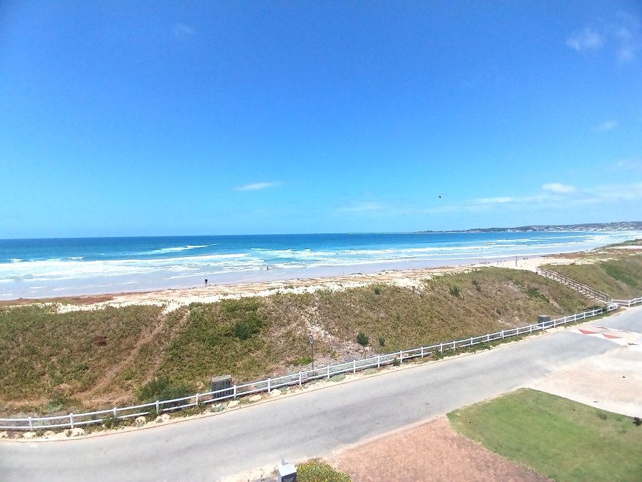 6 Bedroom Property for Sale in Stilbaai Oos Western Cape